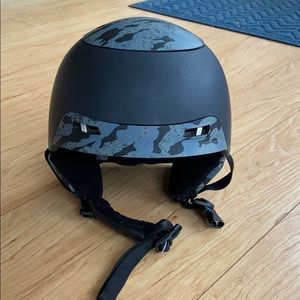 Anon ski helmet - Medium